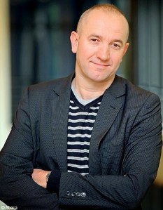 Entrevista Philippe-Claudel - El escritor pasó por Buenos Aires, donde charló con el público de la Alianza Francesa.